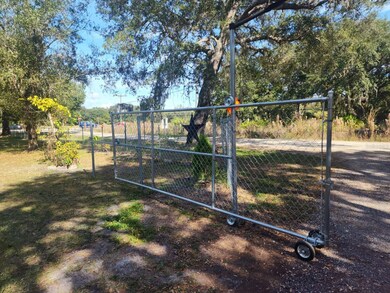 82 Silvio Rd, Lake Wales, FL 33898 - photo 4