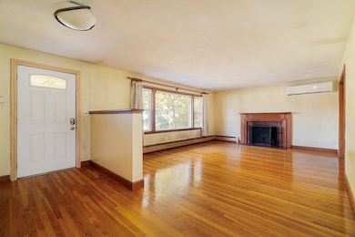 97 Macarthur Rd, Stoneham, MA 02180 - photo 5