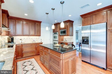 3708 Moss Brooke Ct, Fairfax, VA 22031 - photo 7