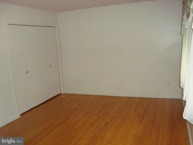 300 N Spring St, Falls Church, VA 22046 - photo 5
