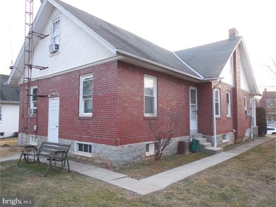 217 N Waverly St, Reading, PA 19607 - photo 4