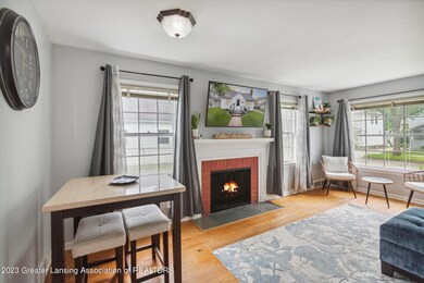11-506-Allen-St-Lansing-MI-48912-WindowS