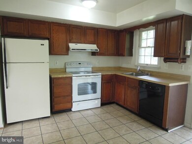 7070 Saddle Dr, Sykesville, MD 21784 - photo 6