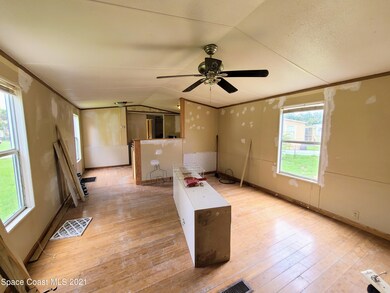 Mac Arthur Family Room 2