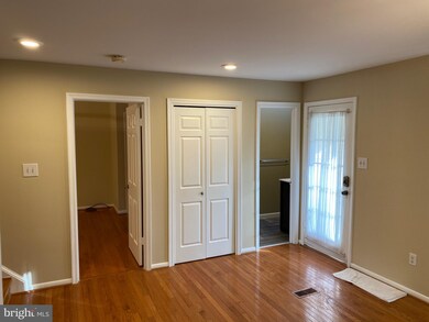 10017 Beacon Pond Ln, Burke, VA 22015 - photo 3