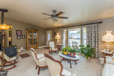 004_Living room