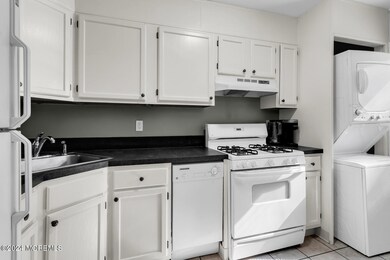 217 Manor E, Red Bank, NJ 07701 - photo 5