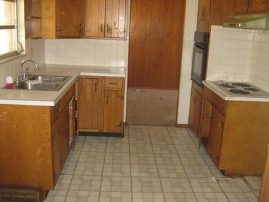 1760 Simpson Dr, Columbus, OH 43227 - photo 6