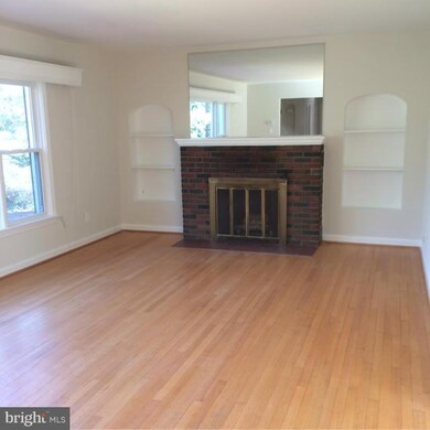 6443 Overhill Rd, Falls Church, VA 22042 - photo 3