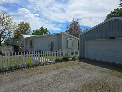 603 N Bernard St, Chewelah, WA 99109 - photo 2
