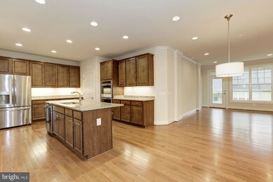 9753 Knowledge Dr, Laurel, MD 20723 - photo 5