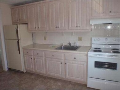 54 Burnap Rd unit 3, Holliston, MA 01746 - photo 3