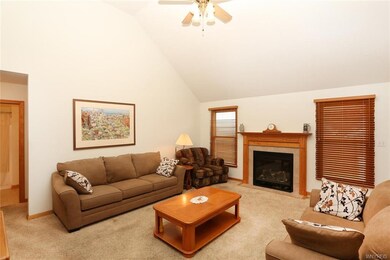 7153 Blue Heron Ct, Niagara Falls, NY 14304 - photo 4