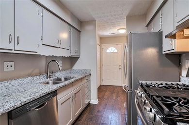 5061 Martins Crossing Rd, Stone Mountain, GA 30088 - photo 7