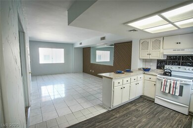 KITCHEN, OPEN DINING/ FAMILY
