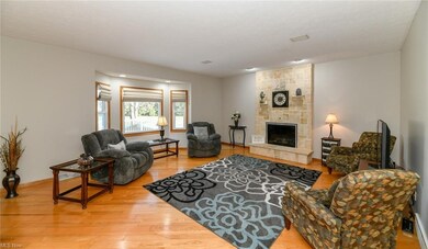 Great Room w/Walk-in Bay Window, Stone Fireplace &