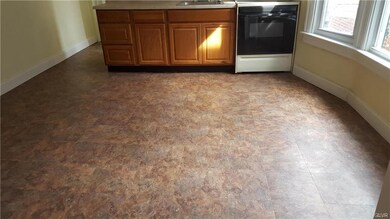 613 N 6th St unit 2nd flr apt, Allentown, PA 18102 - photo 4