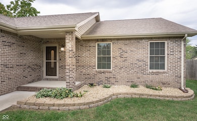 828 Phillips Ln, Seymour, IN 47274 - photo 3