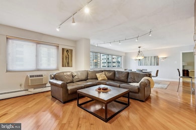 Penn Center House unit 1304-06, Philadelphia, PA 19103 - photo 4