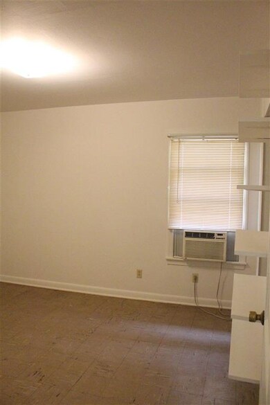 2112 E Ash St, Laredo, TX 78043 - photo 5