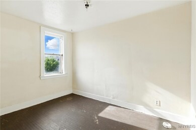 2219 Walnut Ave, Niagara Falls, NY 14301 - photo 6