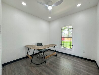 214 E 30th St, Houston, TX 77018 - photo 4