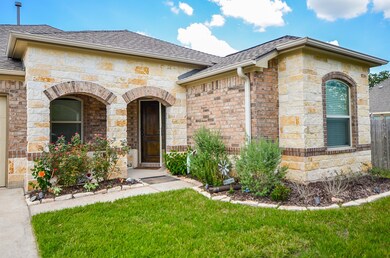 5934 Carnaby Ln, Rosenberg, TX 77471 - photo 2