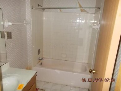 1276 Trevor Ct, Columbus, OH 43204 - photo 7