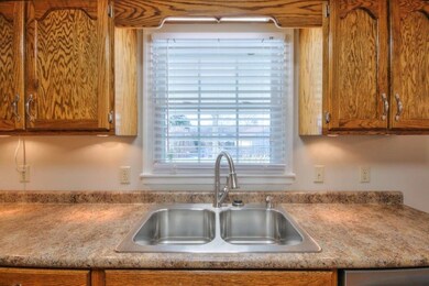 301 Southview Dr, Shelbyville, TN 37160 - photo 4