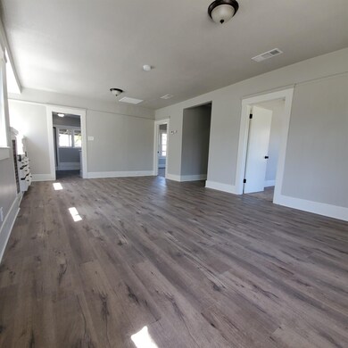 1285 N Roosevelt Ave, Fresno, CA 93728 - photo 5