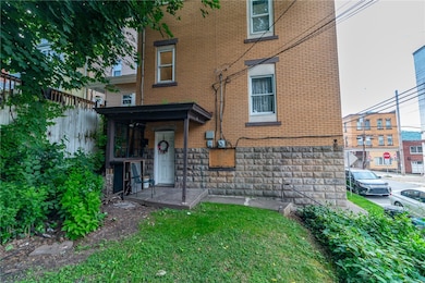 502 3rd St, Pitcairn, PA 15140 - photo 4