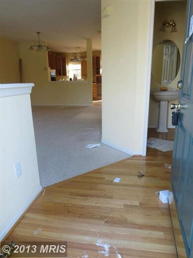 13120 Shamrock Glen Dr, Germantown, MD 20874 - photo 2