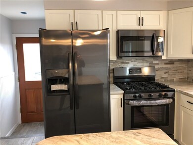 37 Cole Ave, Warwick, RI 02886 - photo 4