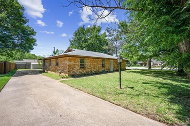 504 Brown Trail Ct, Hurst, TX 76053 - photo 4