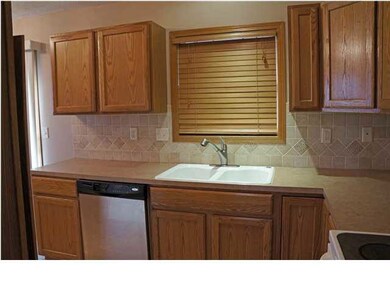 All kitchen appliances stay