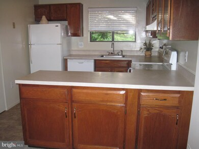 15277 Forest Grove Dr unit 19, Woodbridge, VA 22191 - photo 7