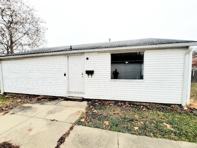1807 W Adams St, Muncie, IN 47303 - photo 2