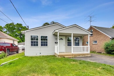 913 Pine St, Waukegan, IL 60085 - photo 3