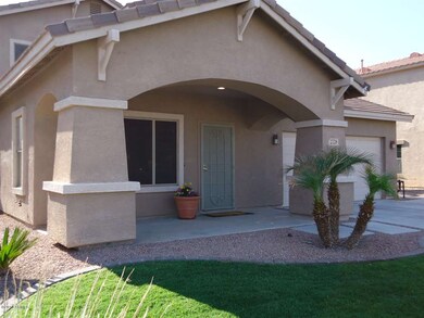2728 S Nielson St Front Porch