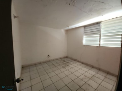 calle 1 Colinas de Vista Alegre unit X-13, Bayamón, PR 00956 - photo 7