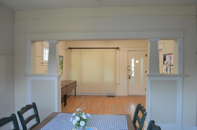 Dining Rm to Living Rm