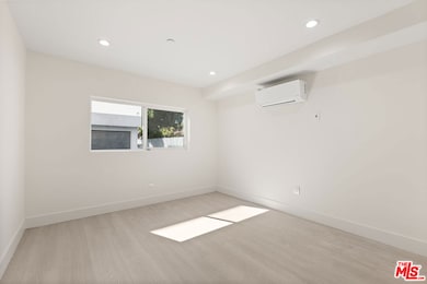 6943 Simpson Ave, Los Angeles, CA 91605 - photo 4