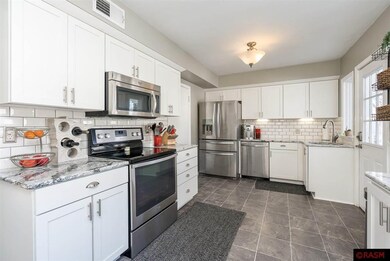 1616 N 4th St unit Fourth St, Mankato, MN 56001 - photo 3