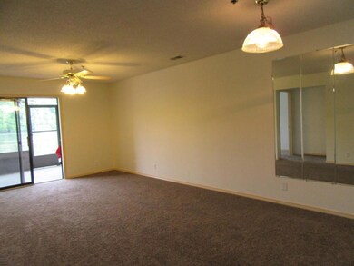 Lakefront Living/Dining
