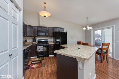 Kitchen w/ Island