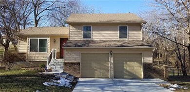 Side Split Floor Plan - 3 Bedroom, 2 Bathroom, 2 C