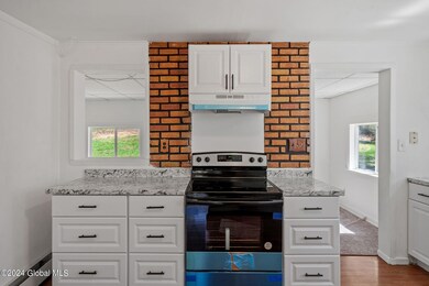 341 South St, Rensselaer, NY 12144 - photo 4