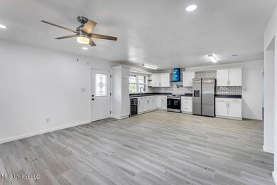 2302FultonAve-5