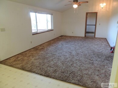 Family room off kitchen/dining