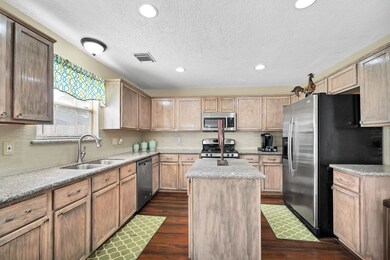 25623 Oakridge Forest Ln, Spring, TX 77386 - photo 6